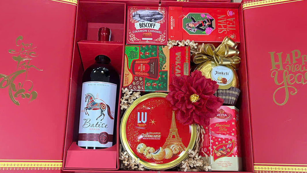 XUÂN SẮC