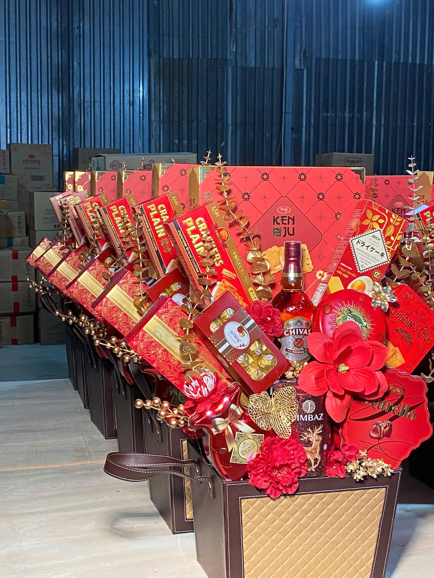 2160 HAMPER ĐỎ DA CAO CẤP