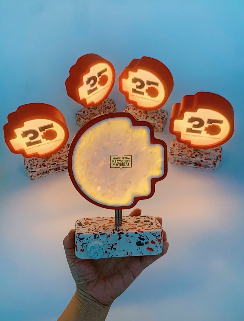 Cúp chế tác độc đáo