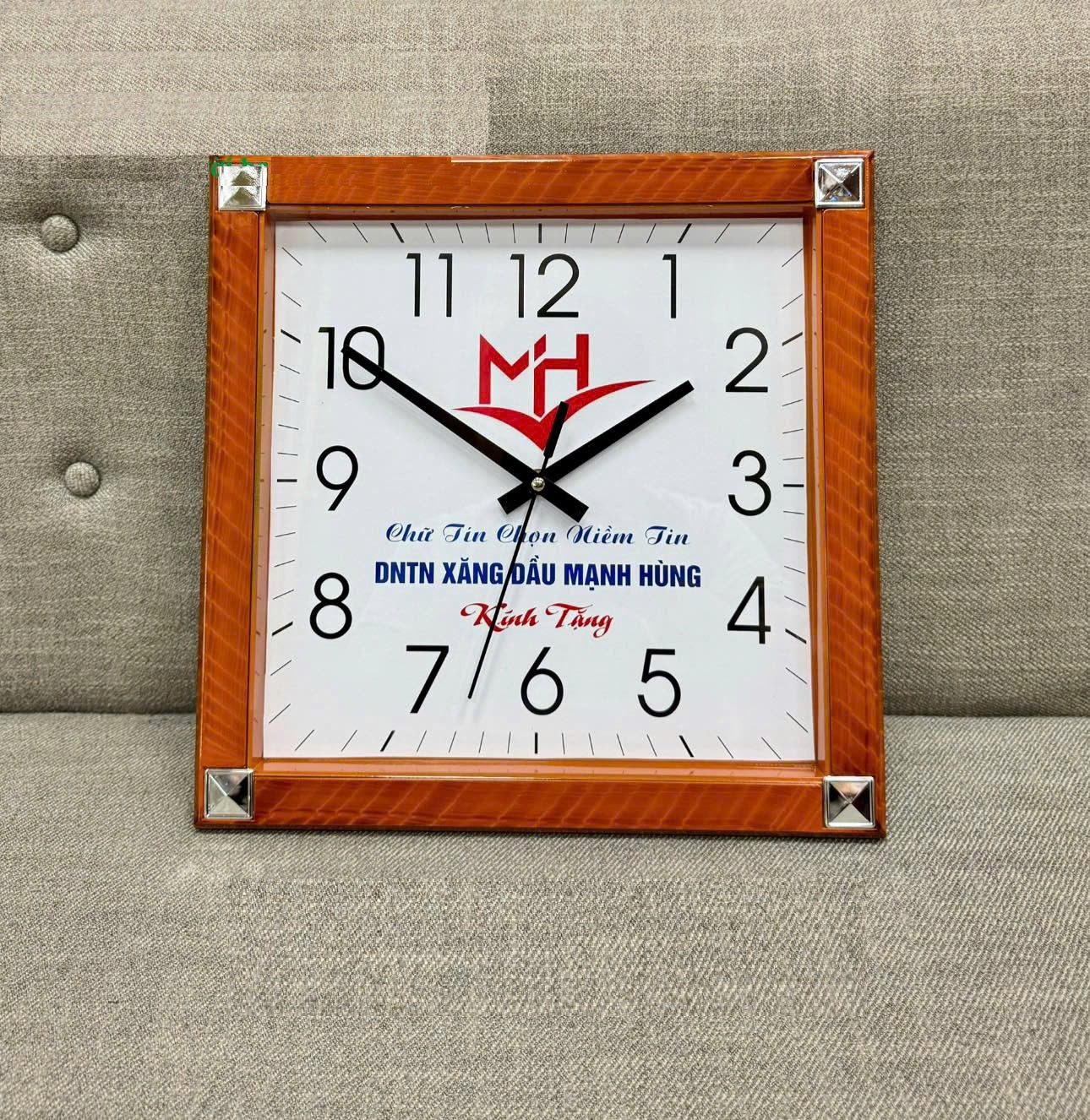 Đồng hồ treo tường