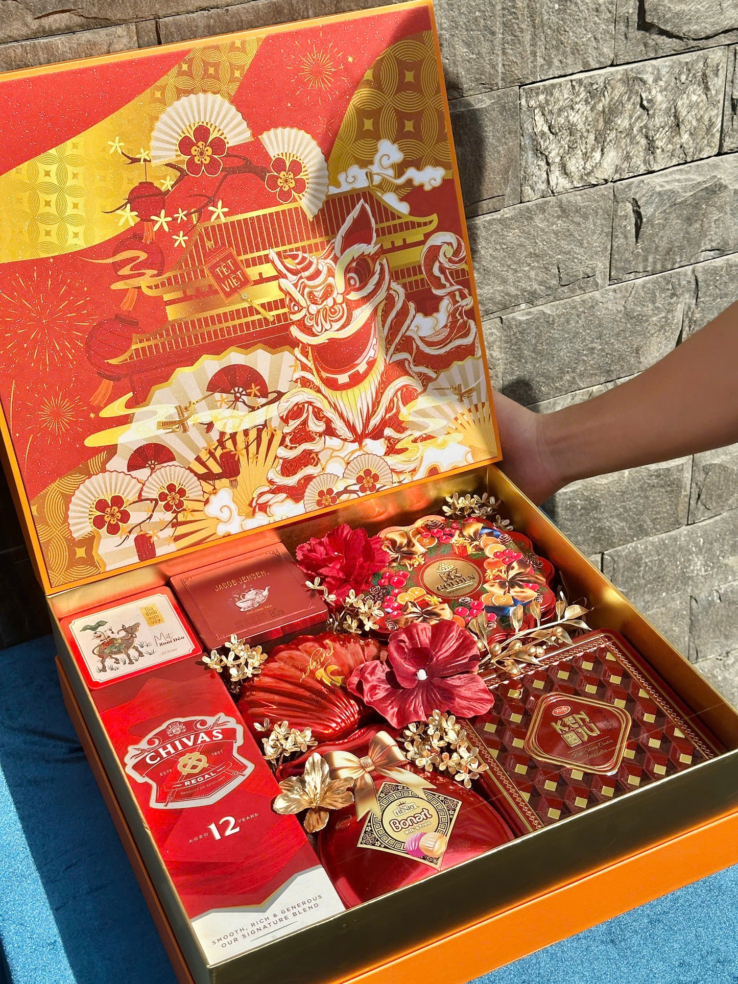 LÂN VŨ KHAI XUÂN